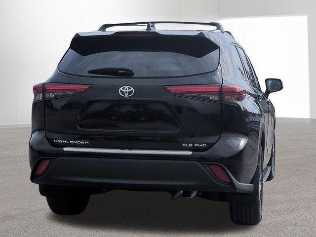 used 2023 Toyota Highlander car, priced at $39,990