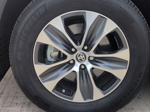 used 2023 Toyota Highlander car, priced at $39,990
