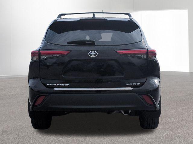 used 2023 Toyota Highlander car, priced at $39,990