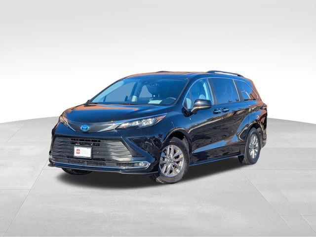 used 2023 Toyota Sienna car, priced at $39,744