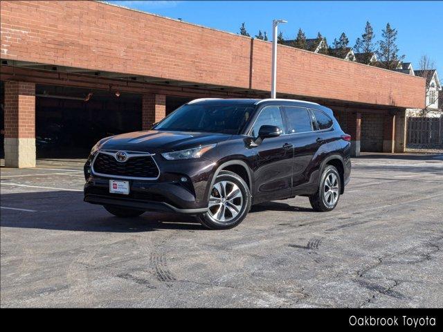 used 2022 Toyota Highlander car, priced at $32,800