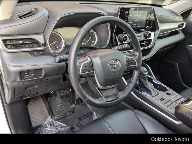 used 2022 Toyota Highlander car, priced at $35,900