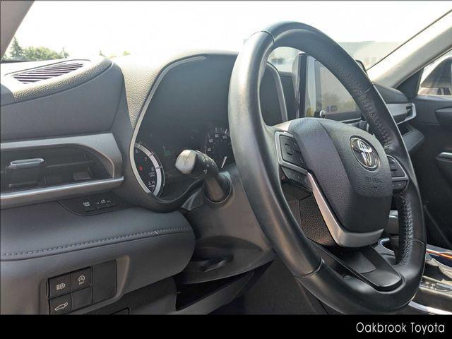 used 2023 Toyota Highlander car, priced at $40,999