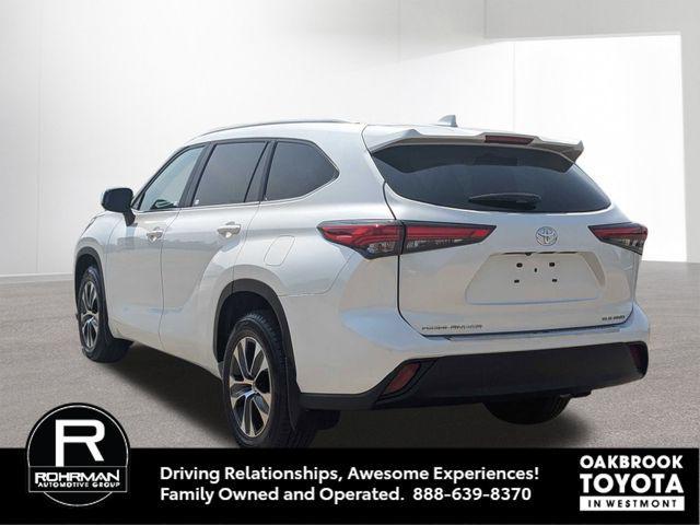 used 2023 Toyota Highlander car, priced at $37,999