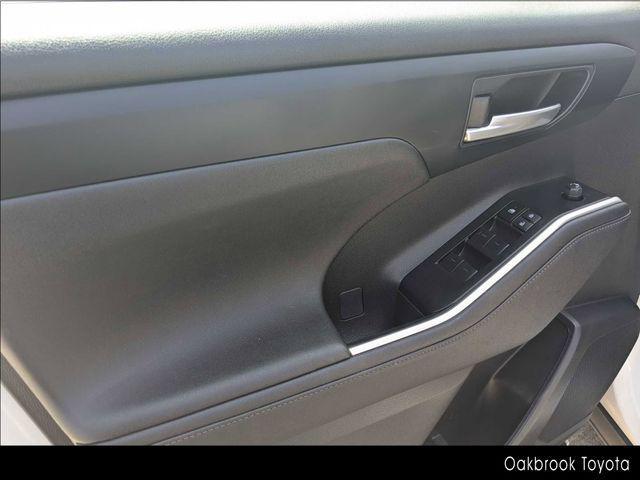 used 2023 Toyota Highlander car, priced at $40,999