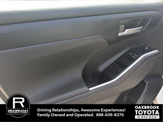 used 2023 Toyota Highlander car, priced at $37,999