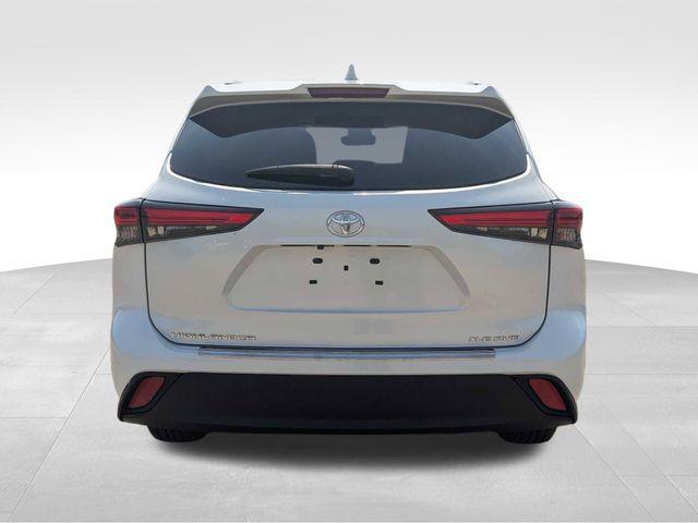 used 2023 Toyota Highlander car, priced at $40,999
