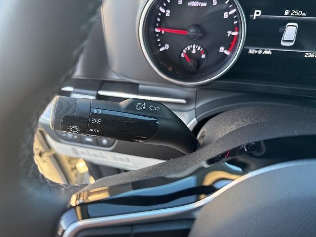 used 2023 Kia Carnival car, priced at $31,987