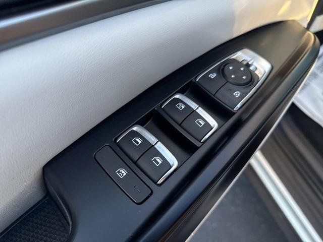 used 2023 Kia Carnival car, priced at $31,987