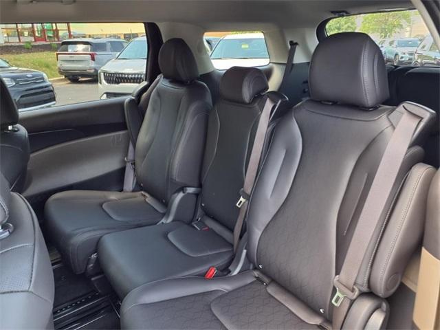 new 2025 Kia Carnival car, priced at $40,030