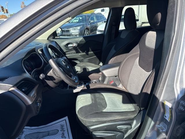 used 2016 Jeep Cherokee car, priced at $6,274