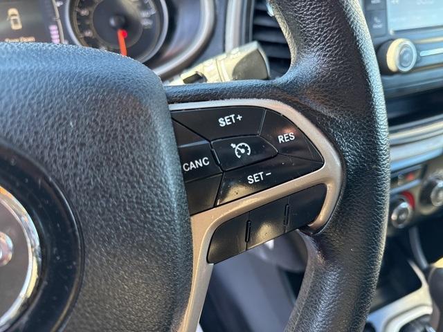 used 2016 Jeep Cherokee car, priced at $6,274