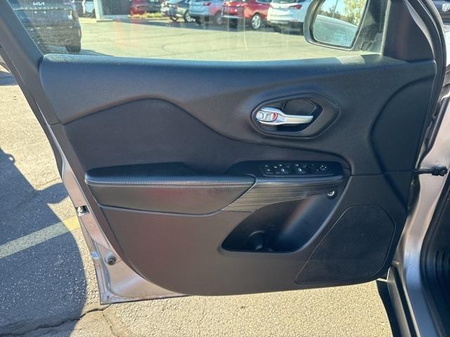 used 2016 Jeep Cherokee car, priced at $6,274