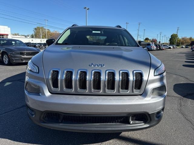 used 2016 Jeep Cherokee car, priced at $6,274