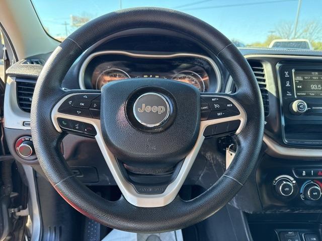 used 2016 Jeep Cherokee car, priced at $6,274