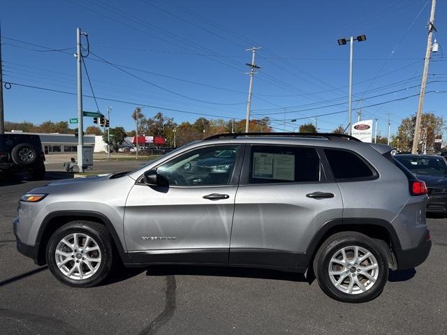 used 2016 Jeep Cherokee car, priced at $6,274