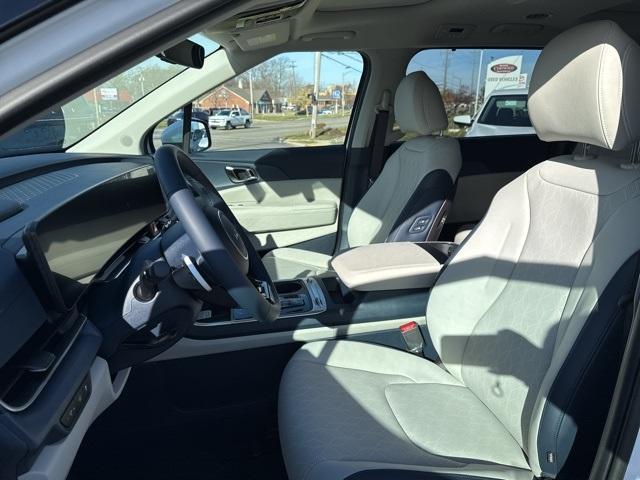 new 2026 Kia Carnival Hybrid car, priced at $49,425