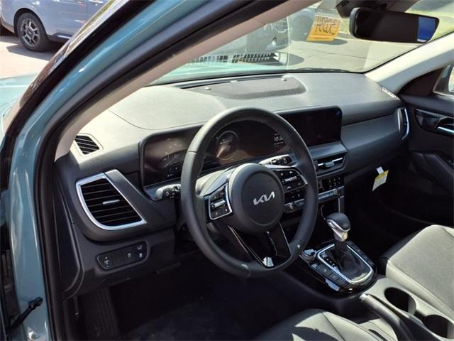 new 2025 Kia Seltos car, priced at $30,050