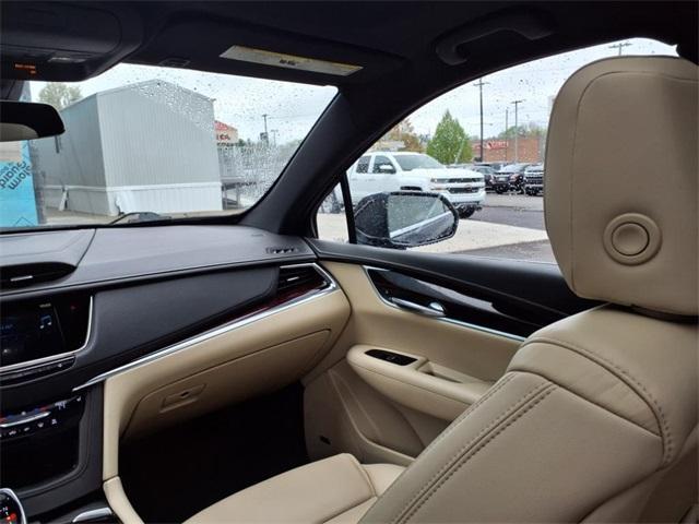 used 2019 Cadillac XT5 car, priced at $23,165