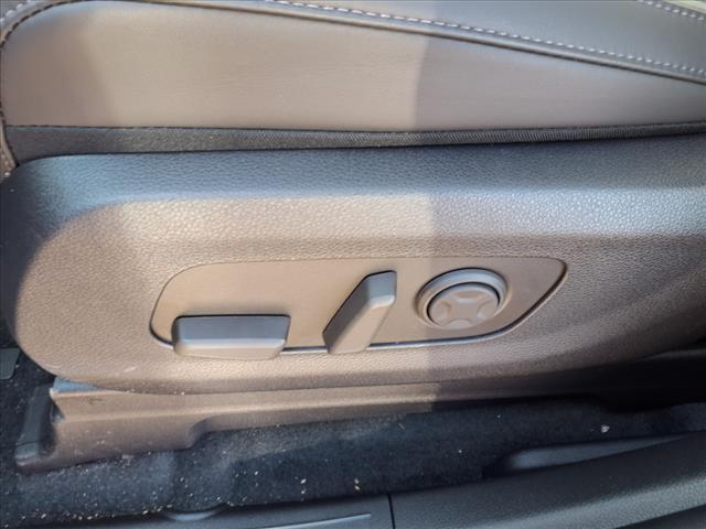 new 2025 Kia Carnival Hybrid car, priced at $50,320