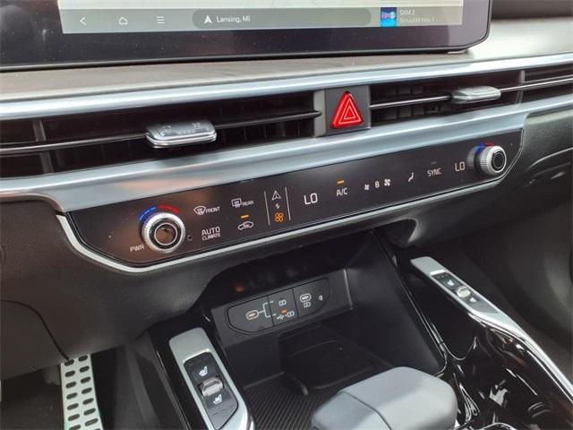 new 2025 Kia Sorento car, priced at $43,640