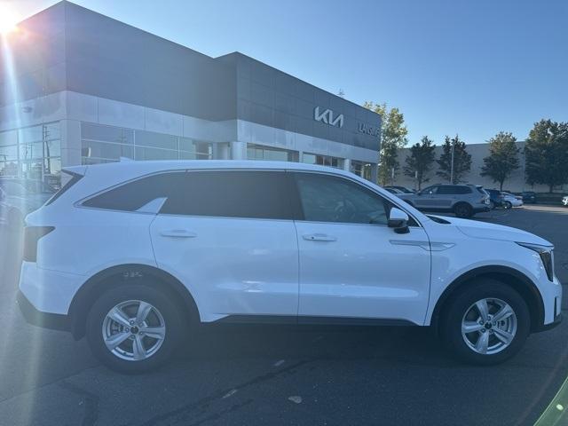 new 2026 Kia Sorento car, priced at $33,930