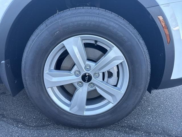 new 2026 Kia Sorento car, priced at $33,930
