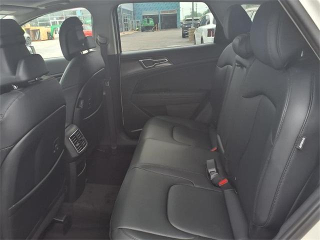 new 2025 Kia Sportage Hybrid car, priced at $35,049