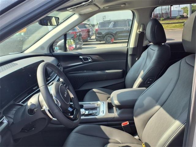 new 2025 Kia Carnival Hybrid car, priced at $51,350