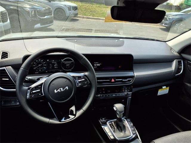 new 2025 Kia Seltos car, priced at $30,170