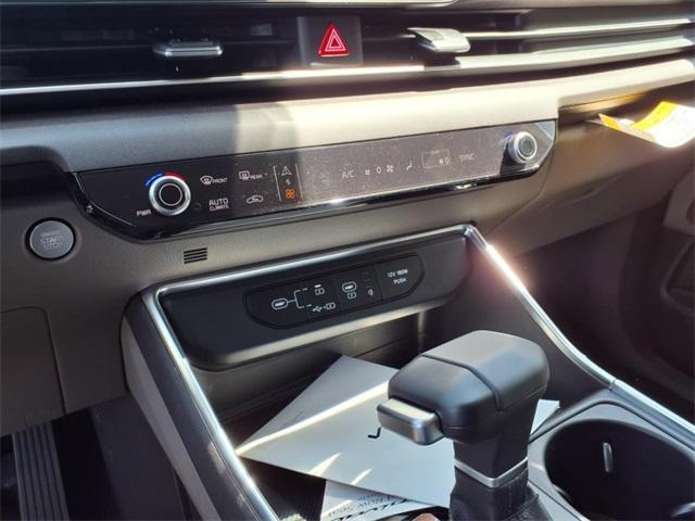 new 2025 Kia Carnival car, priced at $43,100