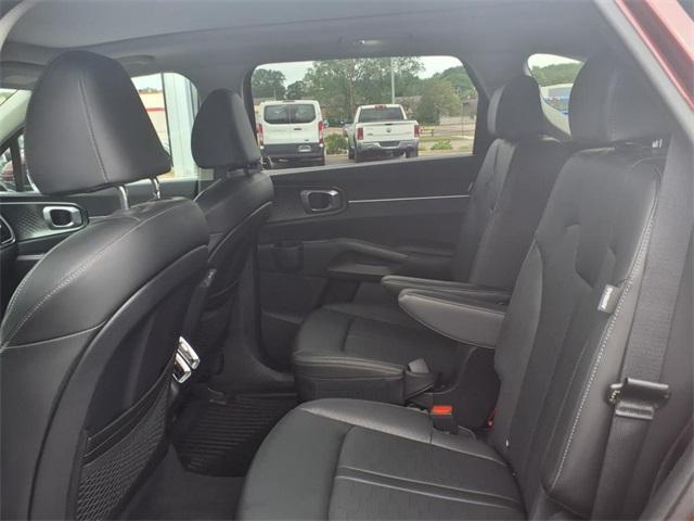 used 2025 Kia Sorento car, priced at $36,500
