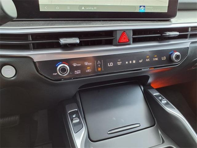 new 2025 Kia Sorento Hybrid car, priced at $40,424