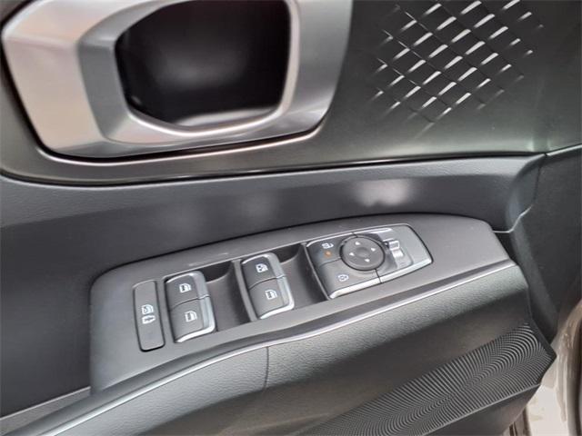 new 2025 Kia Sorento Hybrid car, priced at $40,424