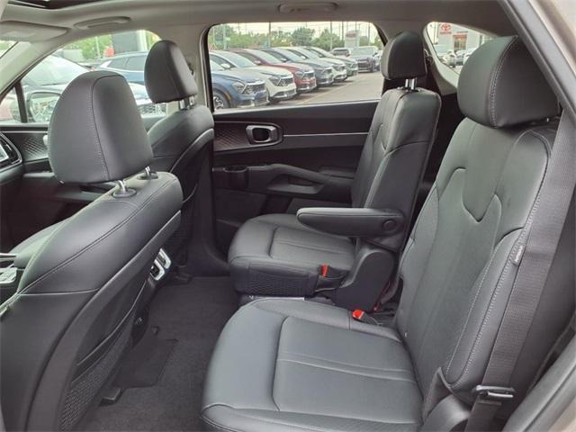 new 2025 Kia Sorento Hybrid car, priced at $40,424