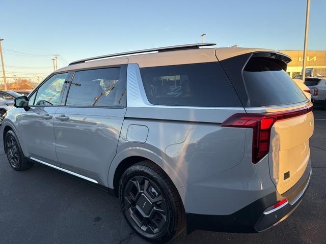 new 2026 Kia Carnival Hybrid car, priced at $49,425