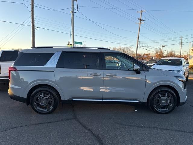 new 2026 Kia Carnival Hybrid car, priced at $49,425