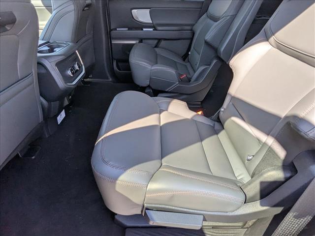 new 2025 Ford Expedition car, priced at $64,359