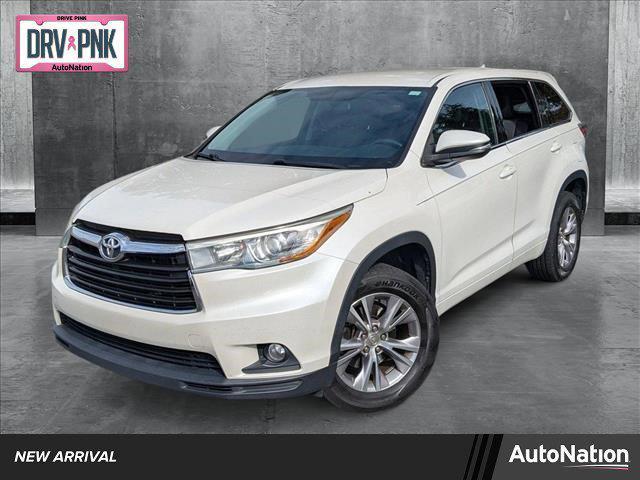 used 2015 Toyota Highlander car, priced at $16,985