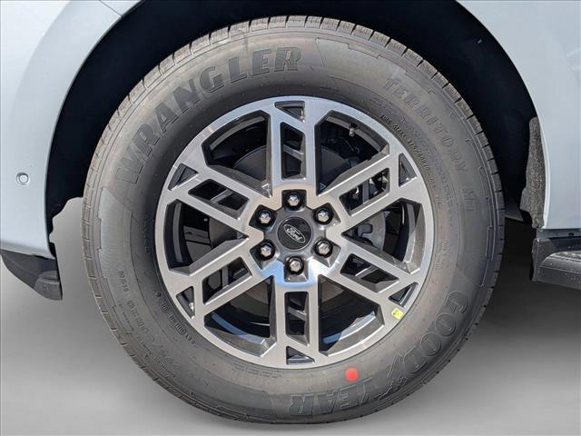 new 2025 Ford Expedition car, priced at $63,444