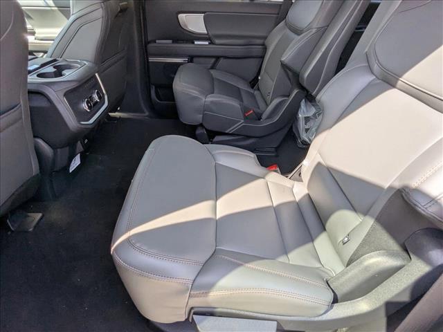 new 2025 Ford Expedition car, priced at $63,444