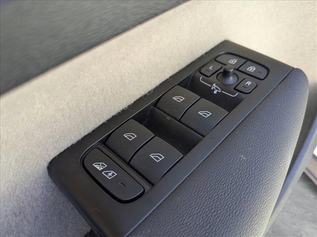 used 2021 Volvo XC40 car, priced at $24,551