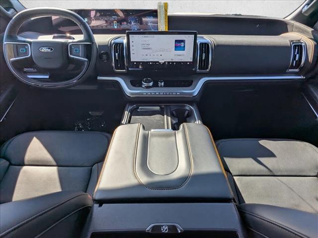 new 2025 Ford Expedition car, priced at $80,170
