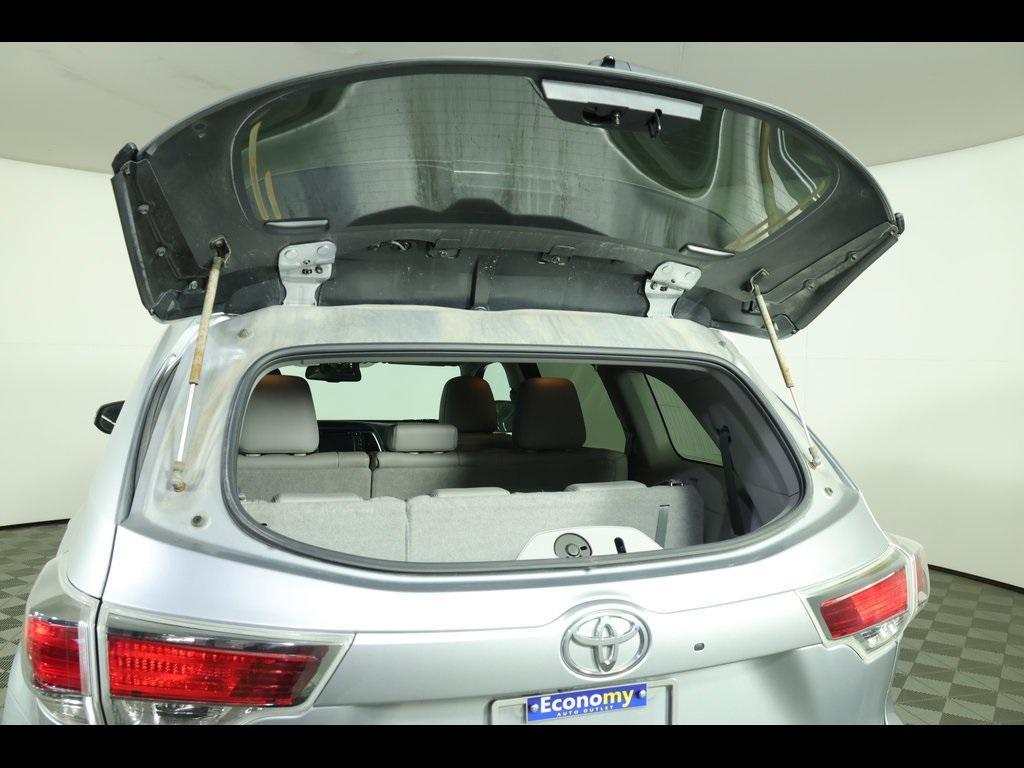 used 2016 Toyota Highlander car, priced at $17,994