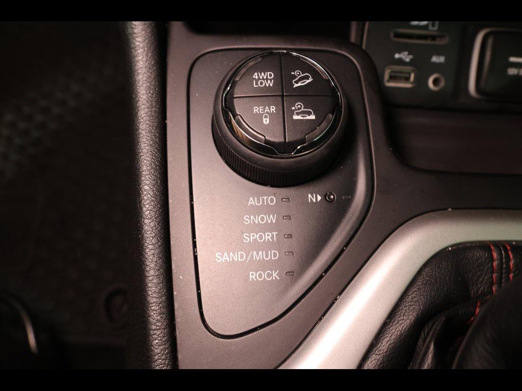 used 2014 Jeep Cherokee car, priced at $11,156