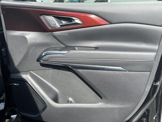 new 2025 Chevrolet Traverse car