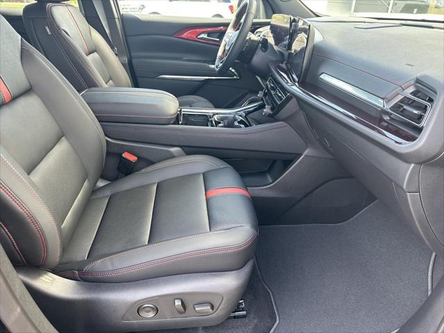 new 2025 Chevrolet Traverse car