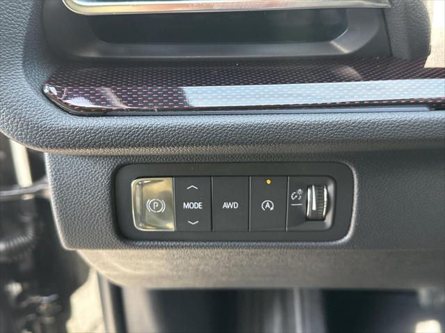 new 2025 Chevrolet Traverse car