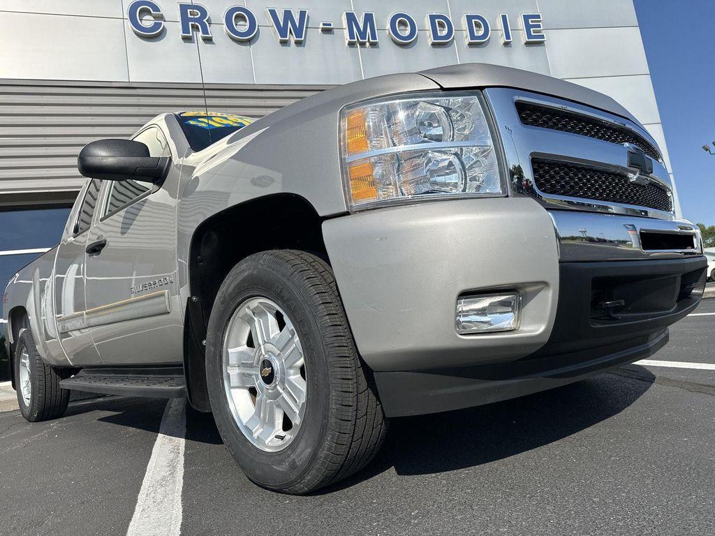 used 2009 Chevrolet Silverado 1500 car, priced at $14,998