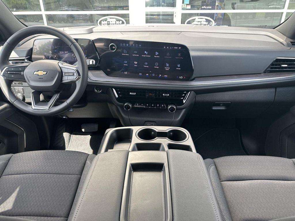 new 2025 Chevrolet Suburban car